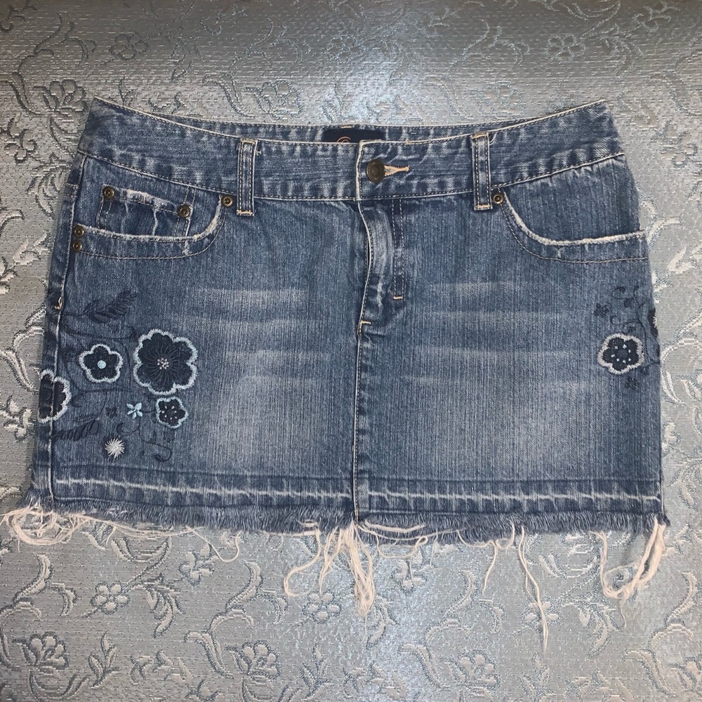 EUC Aeropostale denim, embroidered mini skirt